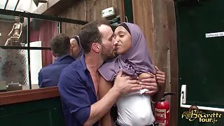 رشيق سمراء المعلم يحصل لها الرطب كس حفر بجد اجنبي سكس مترجم في أسلوب هزلي