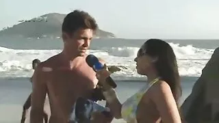 خضراء العينين شقراء افلام اجنبية مترجمة سكس قنبلة جيني يحب اللعب مع كبير الثدي