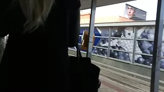 سارة) ذات سكس مترجم عربي اجنبي الرأس الأشقر تمص المكسرات اللذيذة