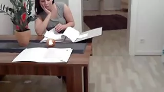 نحيلة شقراء افلام سكس مترجمه اجنبي في ثوب دافئ ليا و الحلو يبحث الثدي