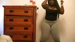 فتاة سكس اجنبى مترجم يابانية رهيبة آية كيغوتشي تبدو وكأنها ملاك في فستانها الجميل