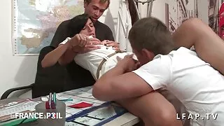 الزنجبيل كوغار الأحمر ينتشر جوارب الساقين مفتوحة على مصراعيها افلام اجنبي سكس مترجم ويظهر لها كس